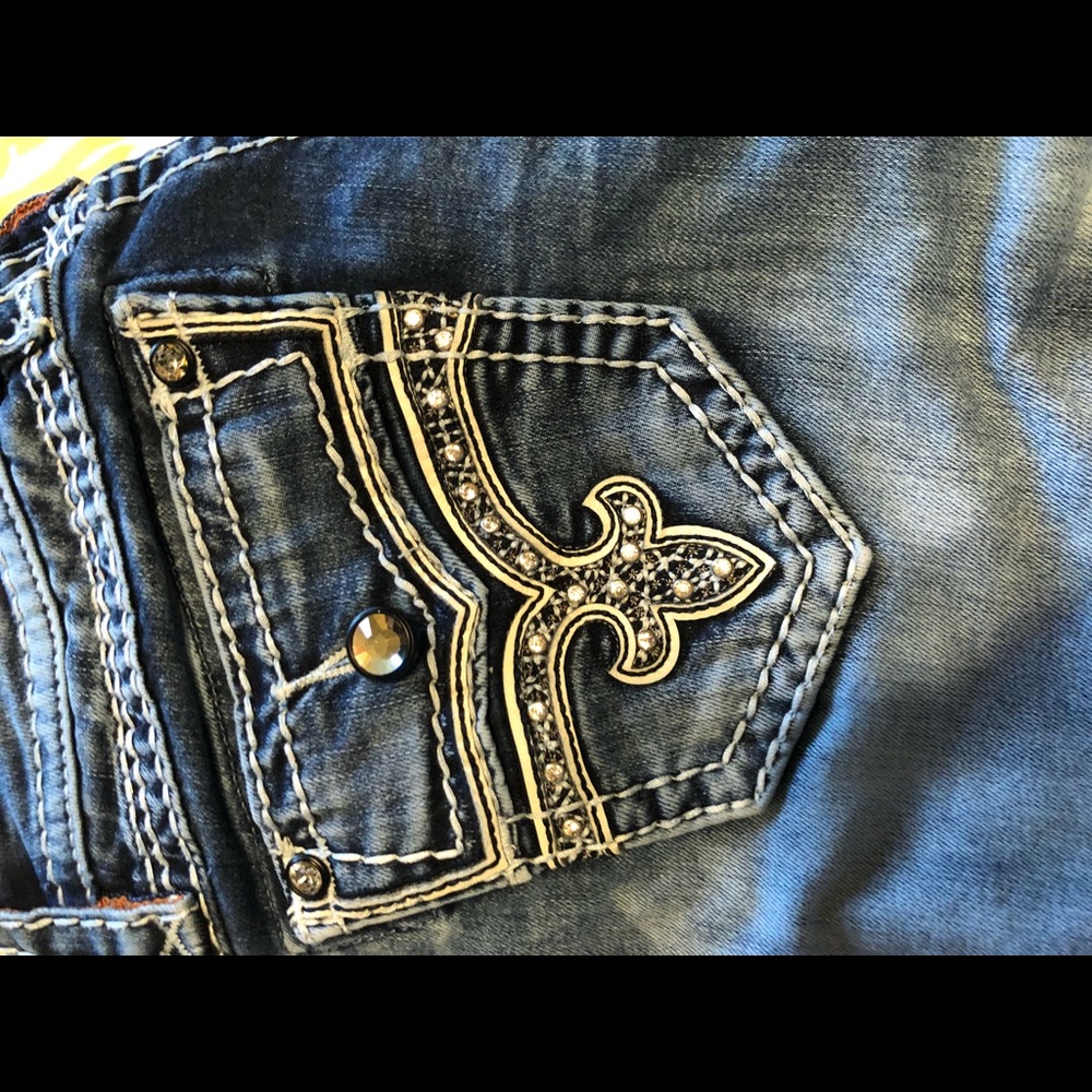 Rock revival jeans regular fit.